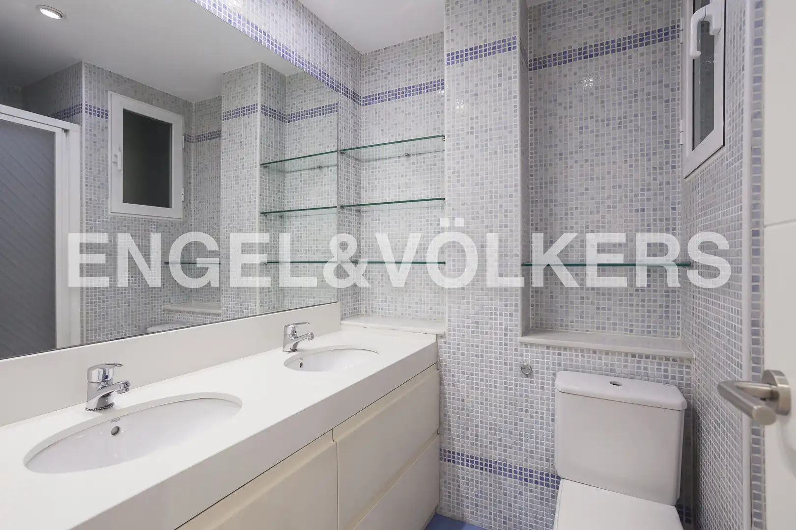 Baño de Piso de alquiler en Madrid con Aire acondicionado, Calefacción y Parquet