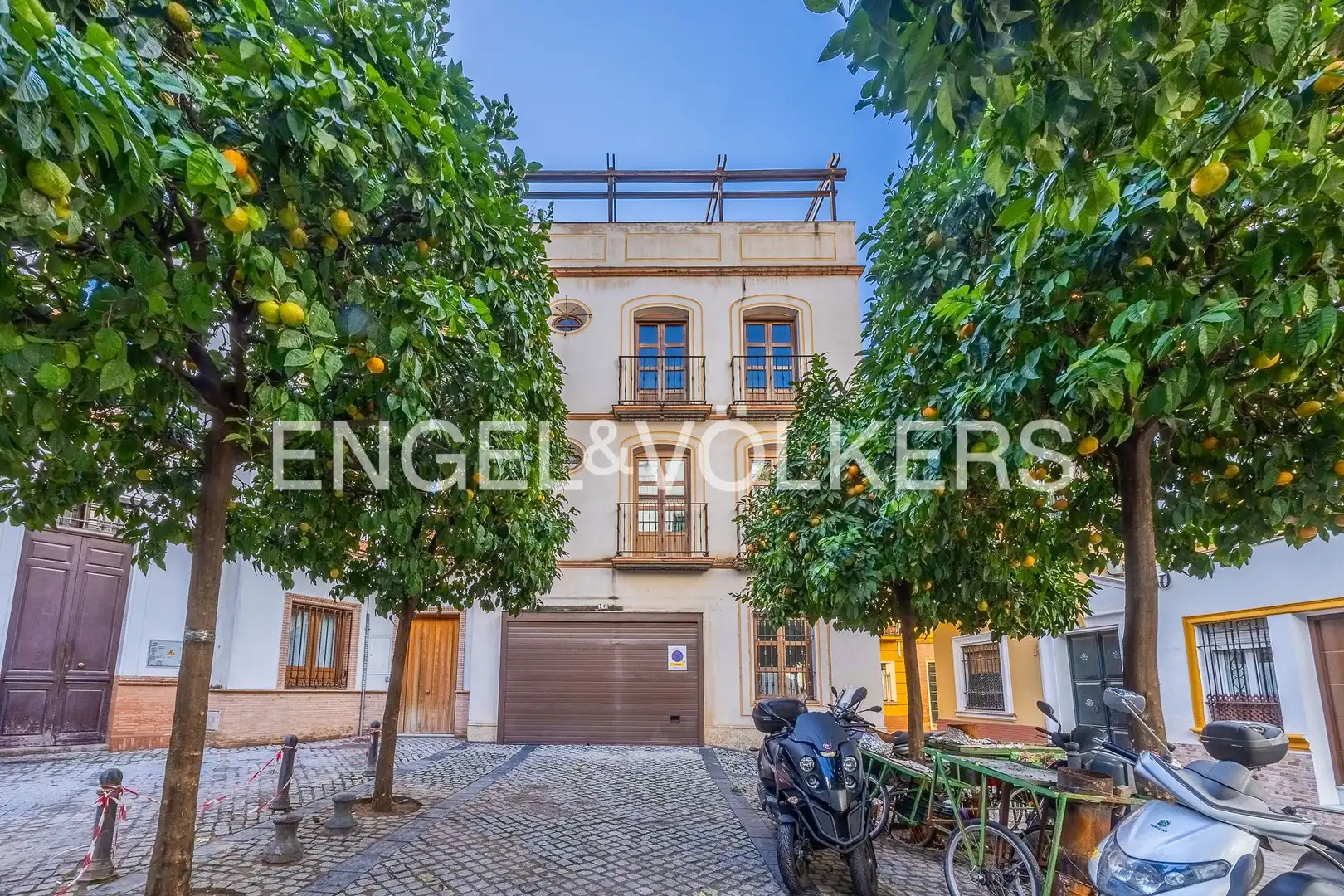 Exterior view of Houses for sale in Sevilla  with Air Conditioner, Heating and Storage room