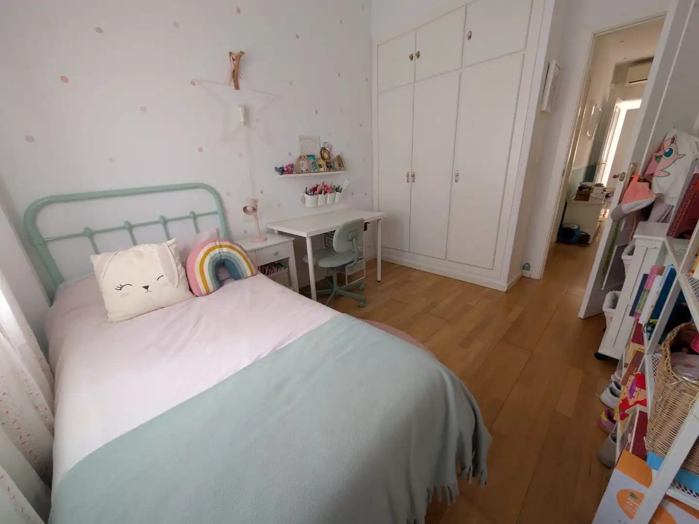 Dormitori de Casa o xalet en venda en Espartinas amb Aire condicionat, Terrassa i Piscina