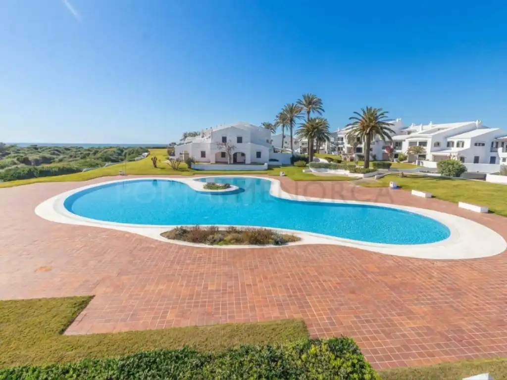 Vista exterior de Casa o xalet en venda en Maó - Mahón amb Piscina comunitària