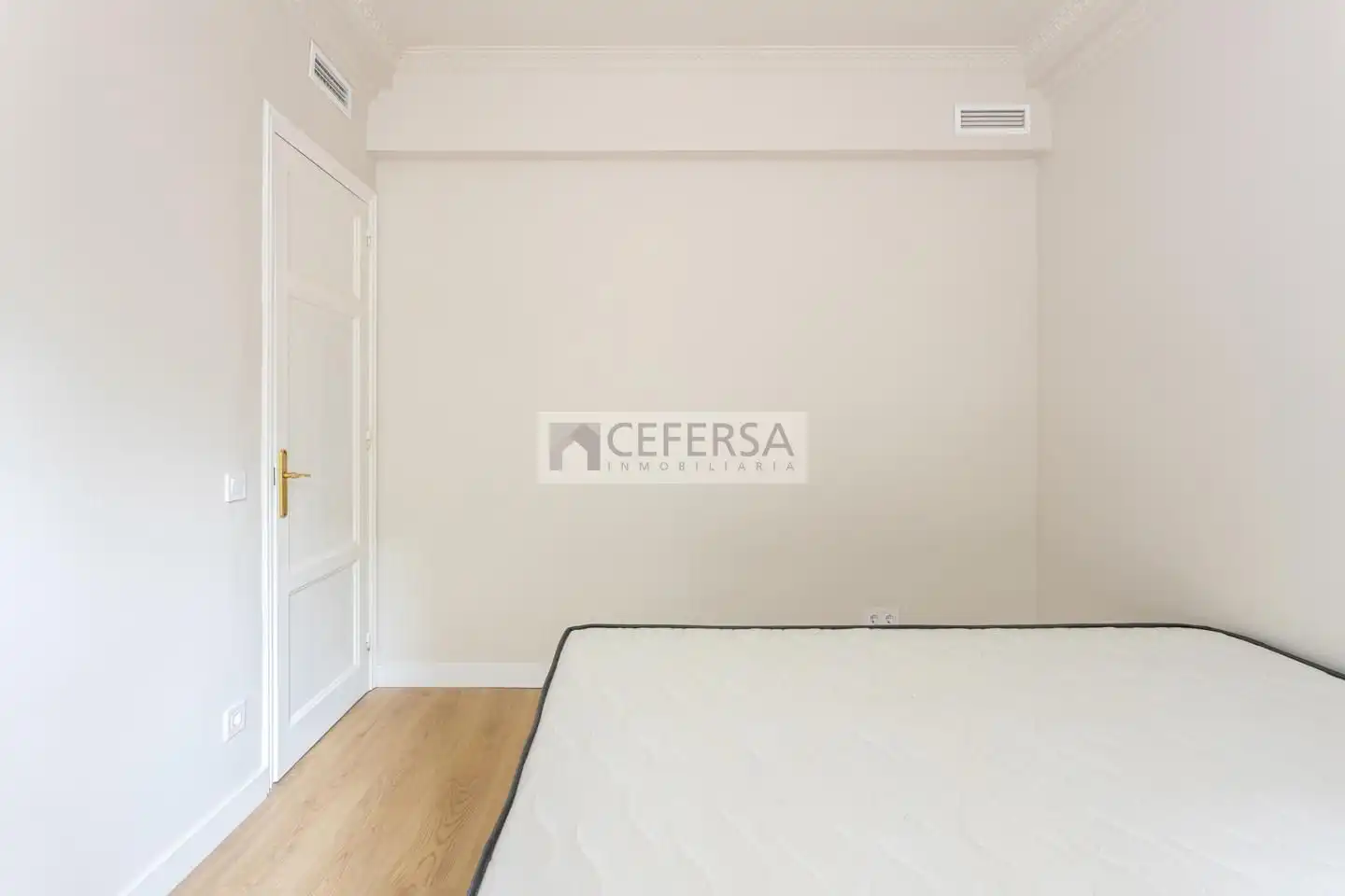 Bedroom of Flat for sale in Barcelona  with Air Conditioner, Heating and Parquet flooring