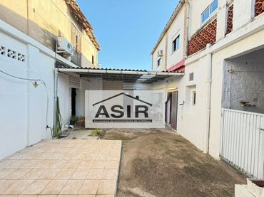 Haus zum Verkauf in Calle General Castaños