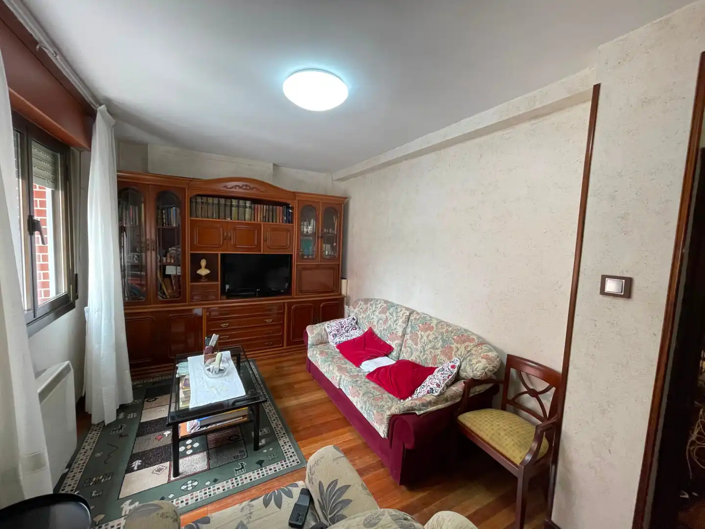 Sala de estar de Piso en venta en Barakaldo  con Calefacción, Parquet y Amueblado