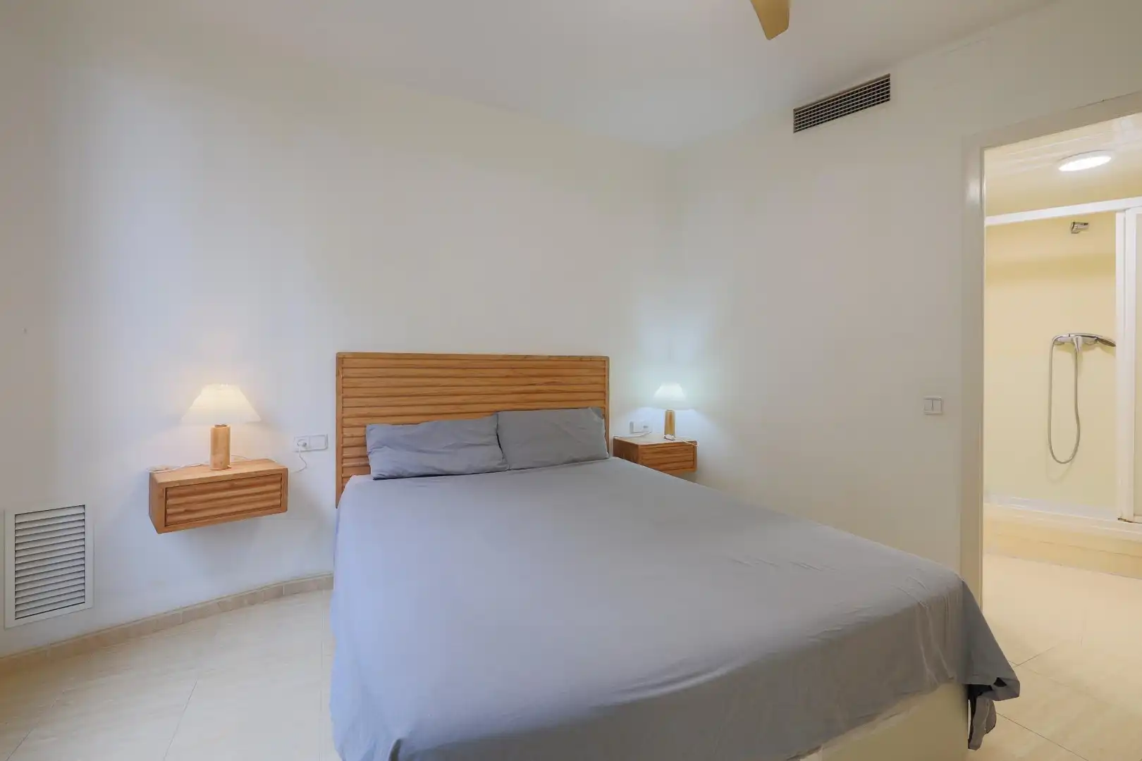 Flat with terrace to rent in Ciutat Vella, imagen 4