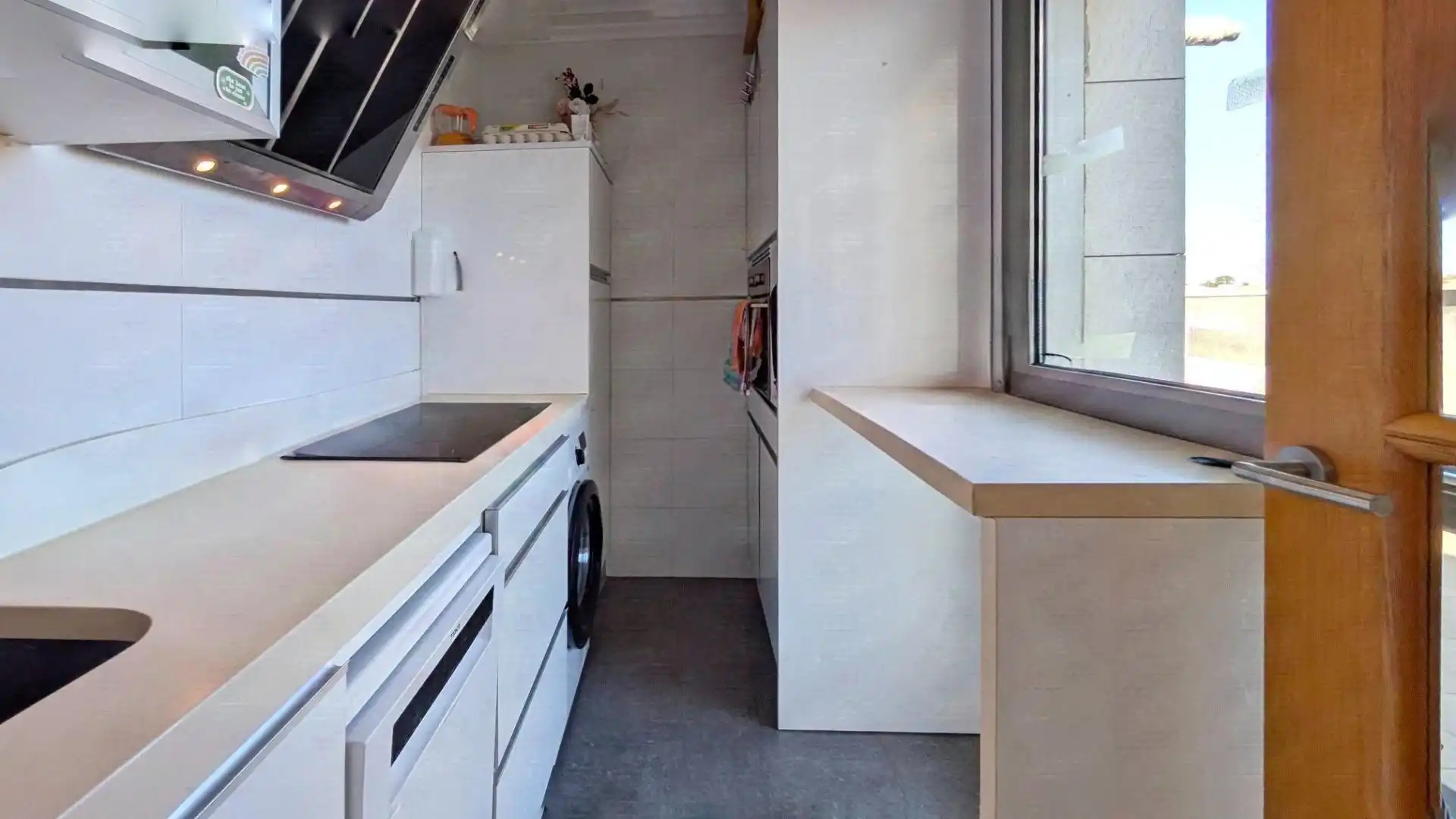 Küche von Dachboden zum Verkauf in Santander mit Heizung, Terrasse und Abstellraum