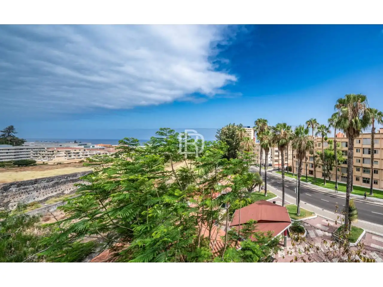 Vista exterior de Pis en venda en Puerto de la Cruz amb Aire condicionat, Moblat i Balcó