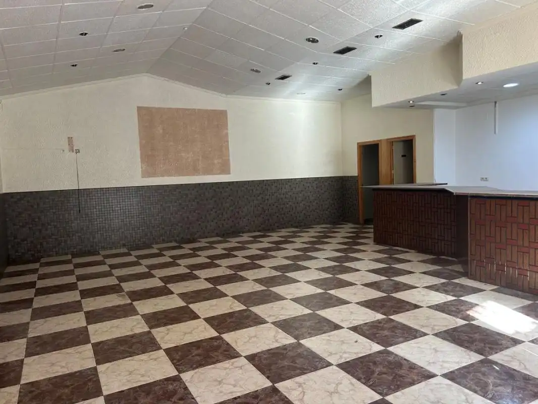 Local en venda en Orihuela amb Calefacció