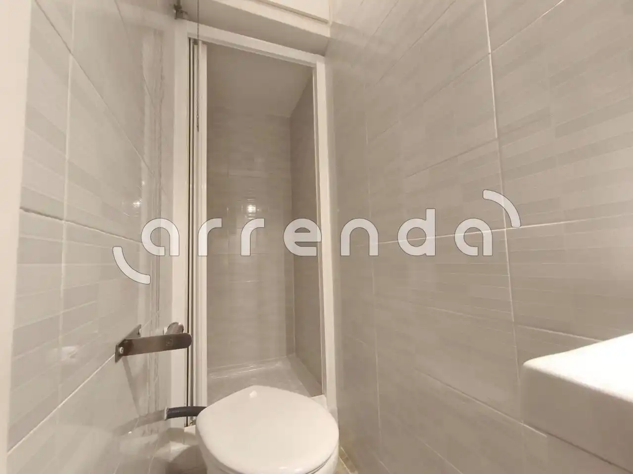Badezimmer von Erdgeschoss zum Verkauf in Madrid mit Klimaanlage