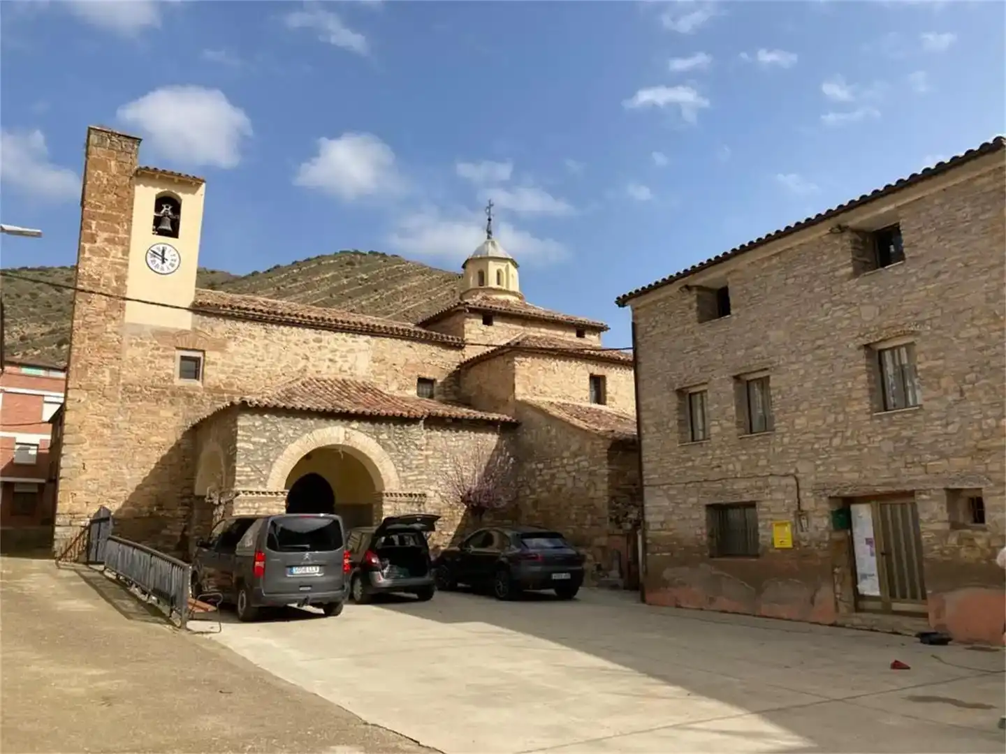 Vista exterior de Casa adosada en venda en Cigudosa amb Balcó