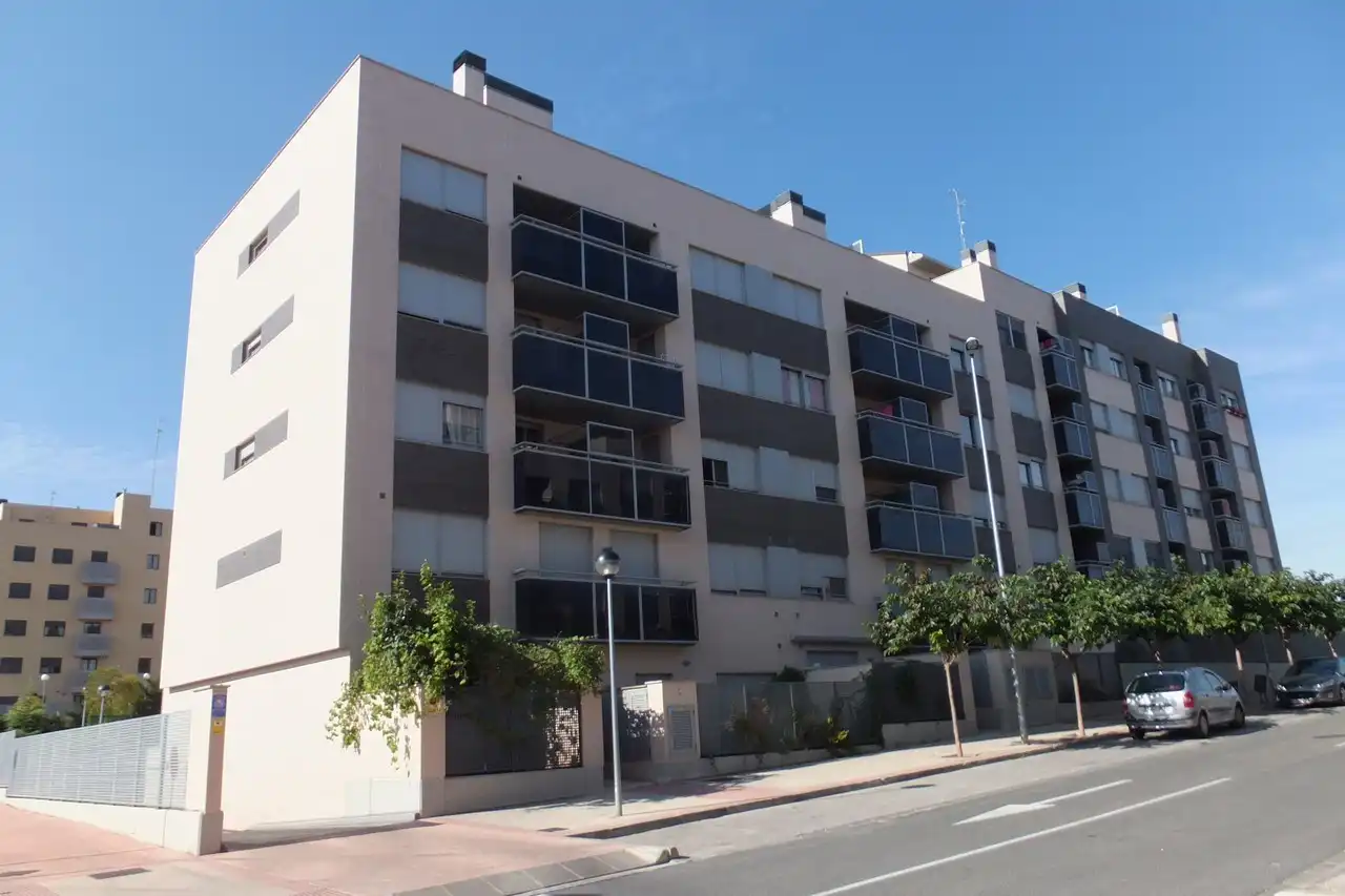 Vista exterior de Pis en venda en Lardero