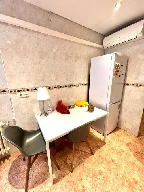 Kitchen of Flat for rent in Madrid  with Air Conditioner, Heating and Parquet flooring