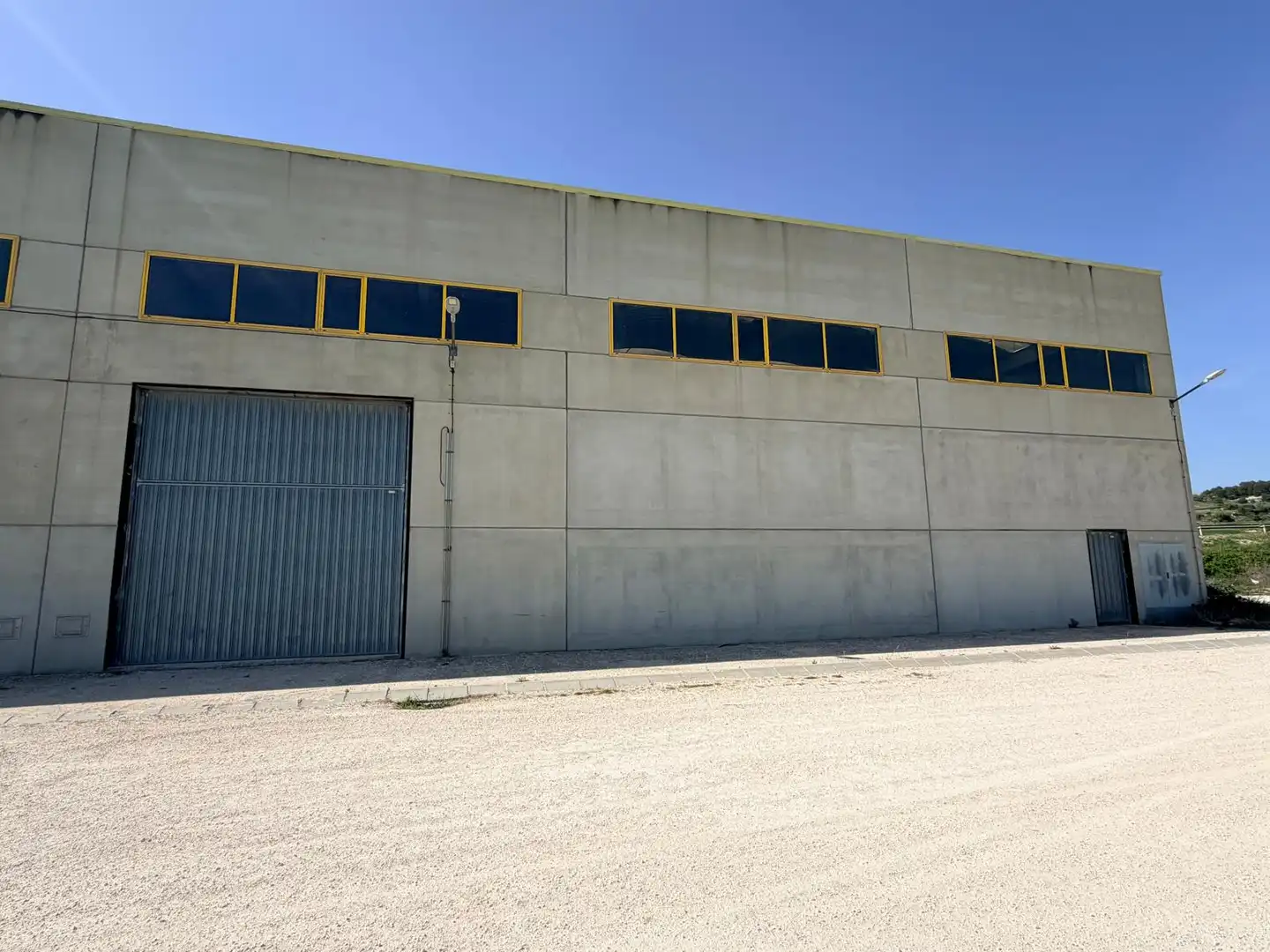 Außenansicht von Fabrikhallen zum Verkauf in Santa Coloma de Queralt
