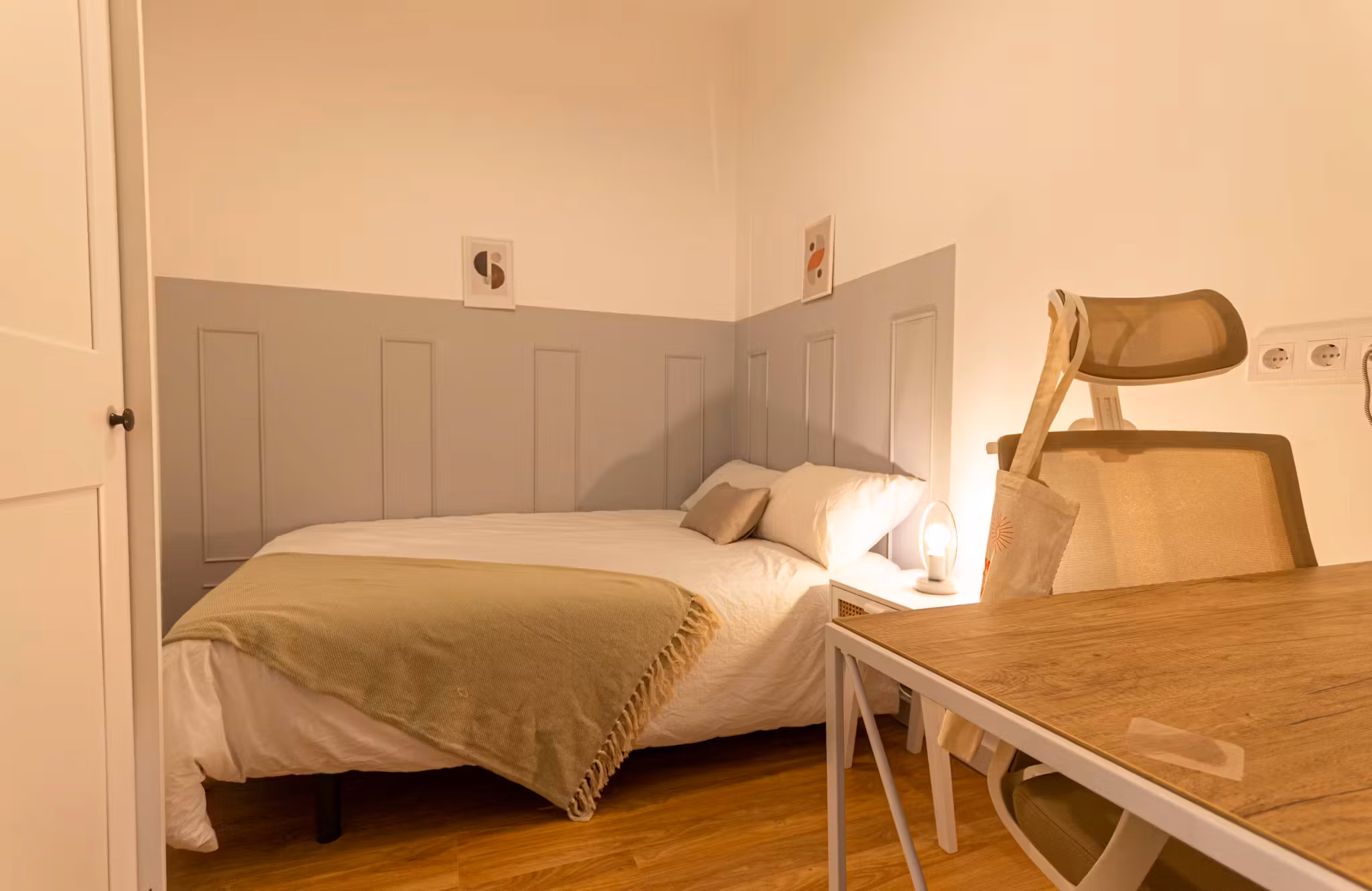 Bedroom of Flat for share in  Barcelona Capital  with Furnished, Washing machine and TV