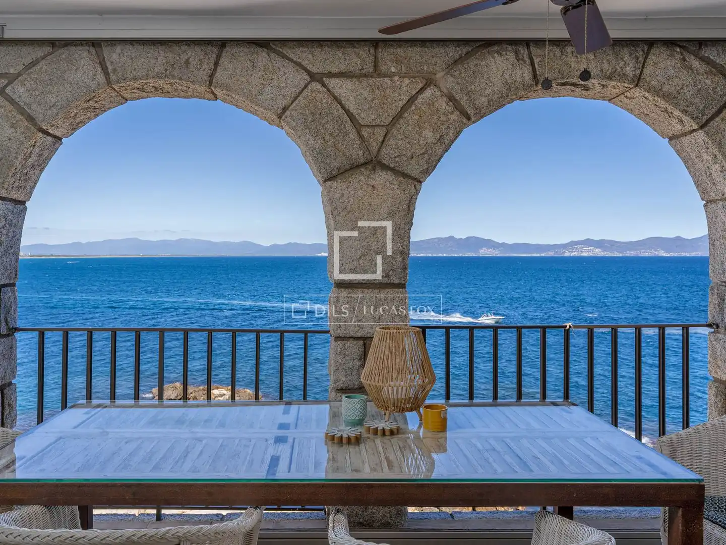 Terraza de Piso en venta en L'Escala con Calefacción, Terraza y Trastero