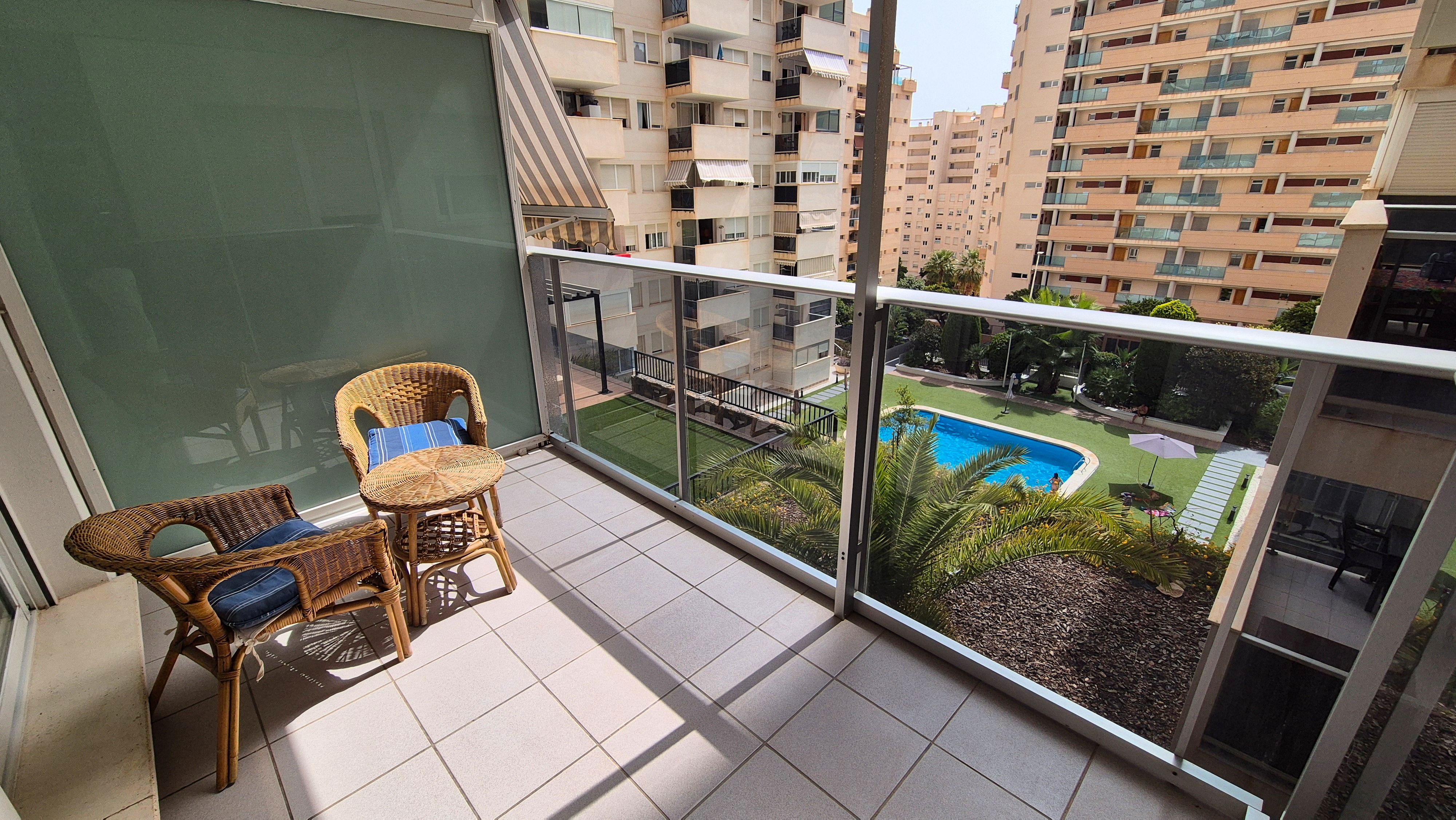 Terraza de Apartamento en venta en  Madrid Capital con Piscina, Amueblado y Piscina comunitaria