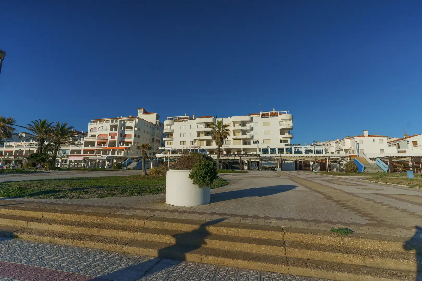 Vista exterior de Piso en venta en Almonte con Terraza, Trastero y Amueblado