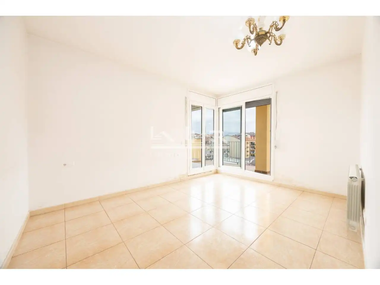 Habitación de Ático en venta en Vic con Calefacción, Terraza y Trastero