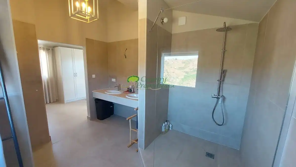Baño de Finca rústica en venta en Cómpeta con Aire acondicionado, Terraza y Trastero