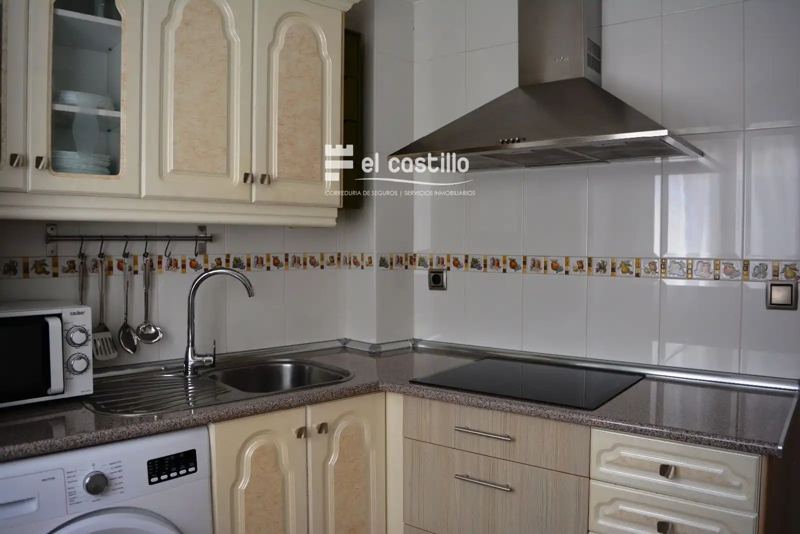 Cocina de Piso en venta en Sotillo de la Adrada con Calefacción, Trastero y Amueblado