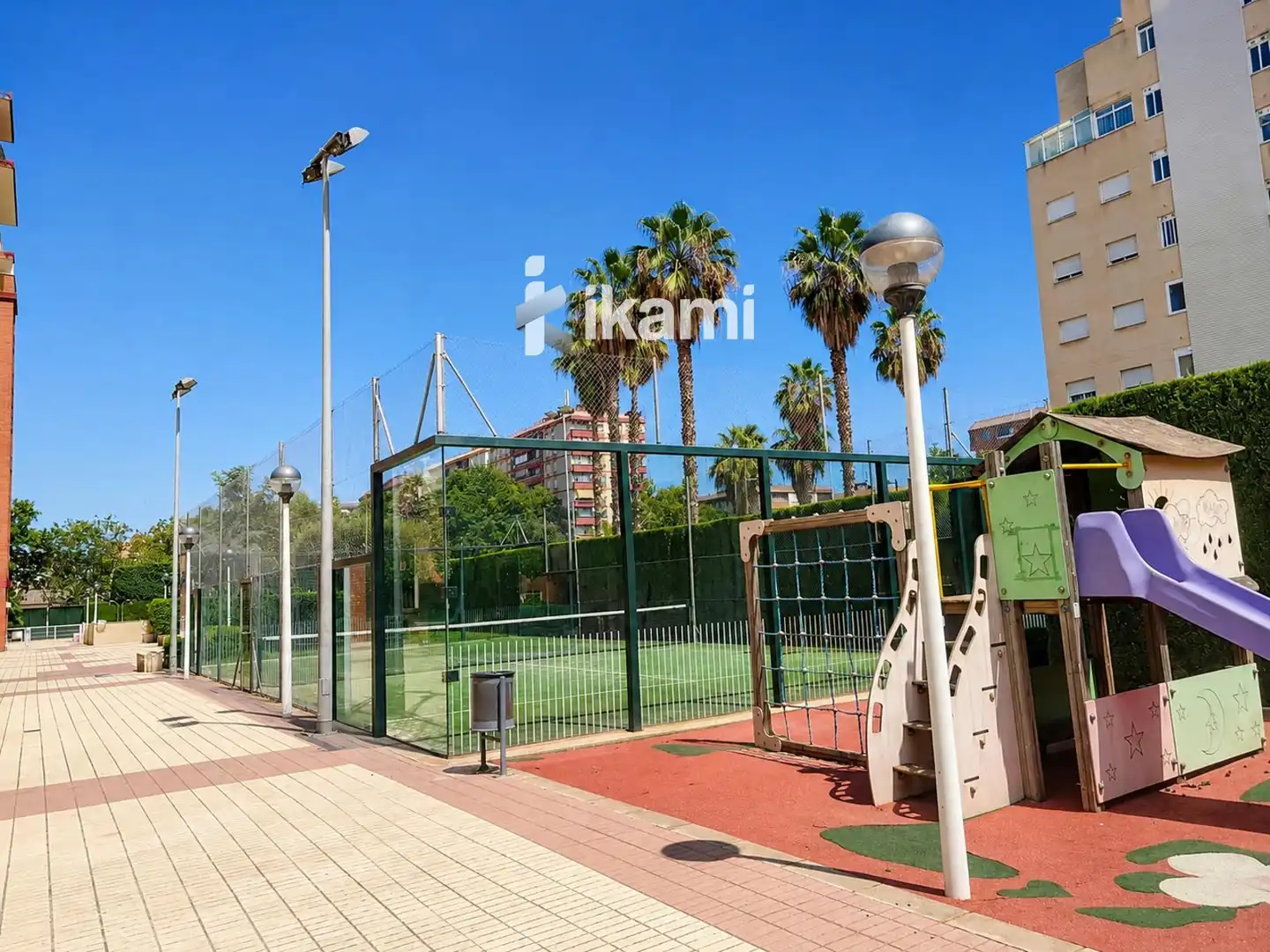 Vista exterior de Piso en venta en Valencia con Aire acondicionado, Terraza y Piscina