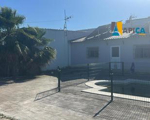 Exterior view of House or chalet for sale in La Línea de la Concepción  with Swimming Pool