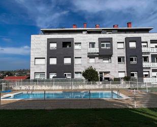 Piscina de Pis de lloguer en Santa Cruz de Bezana amb Calefacció, Terrassa i Moblat