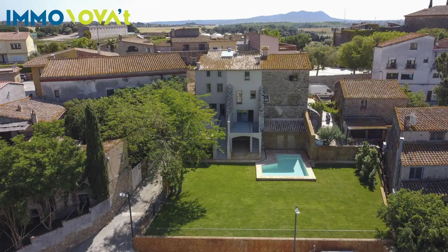 Adossat amb piscina en venda a Carrer Major, imagen 6