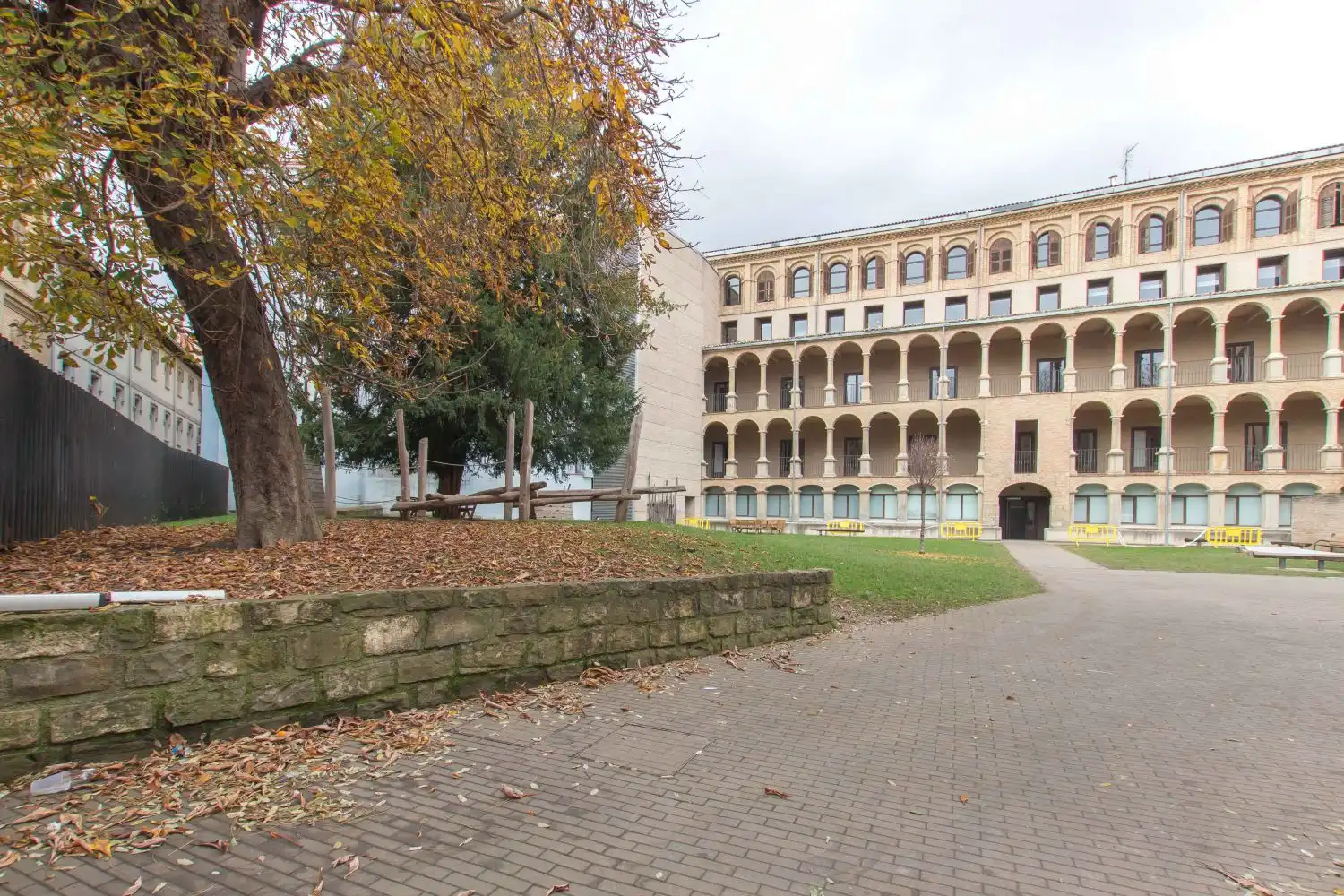 Vista exterior de Piso en venta en  Pamplona / Iruña con Calefacción y Balcón