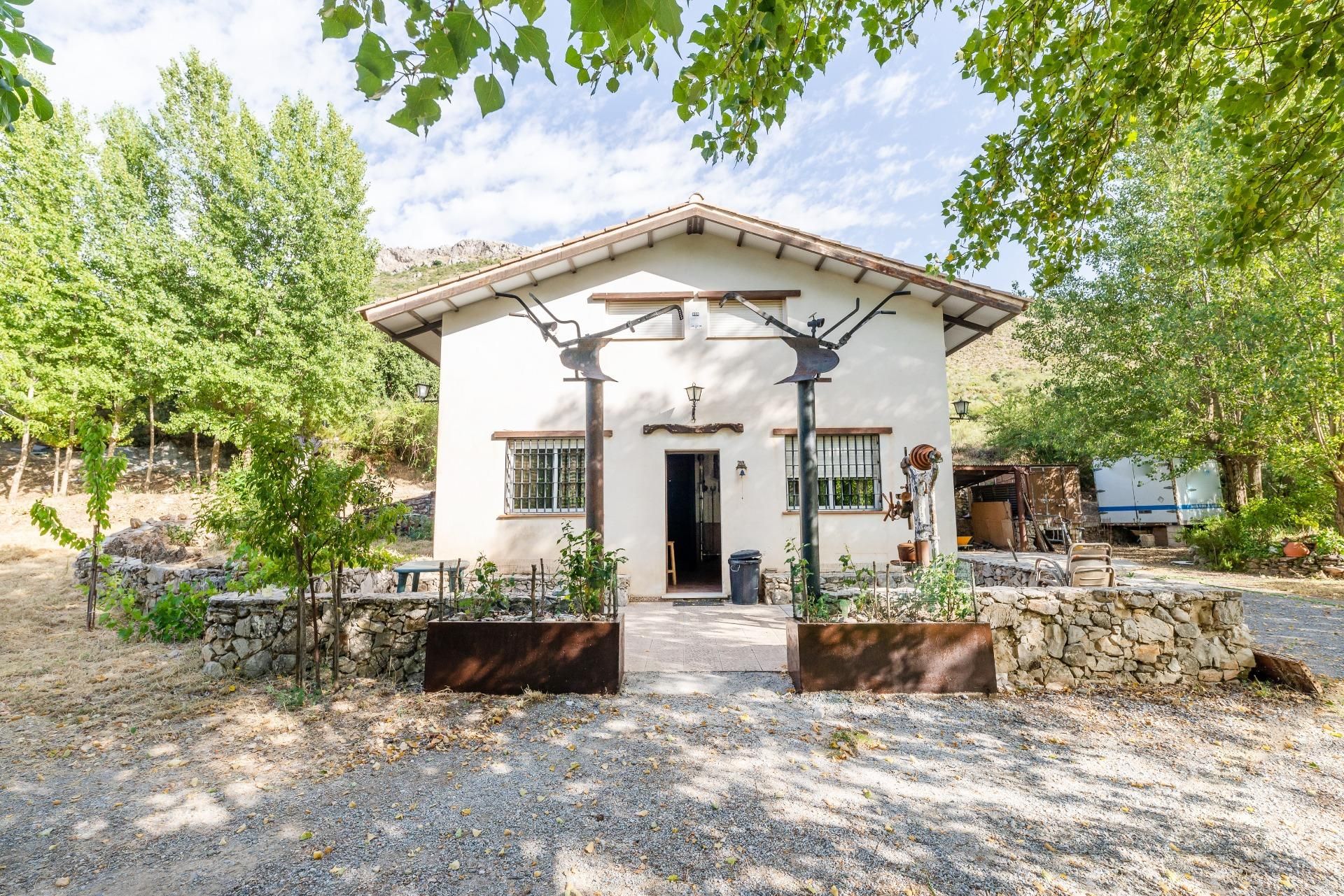 Exterior view of Country house for sale in Cogollos de la Vega