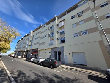 Pis amb jardí en venda a Miralvalle - Av. Virgen del Puerto - La Data