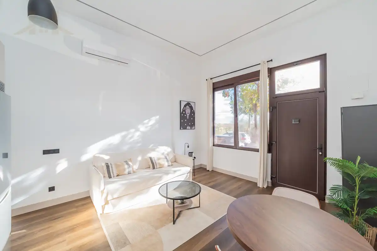 Bedroom of Commercial properties for sale in Brunete  with Air Conditioner and Furnished