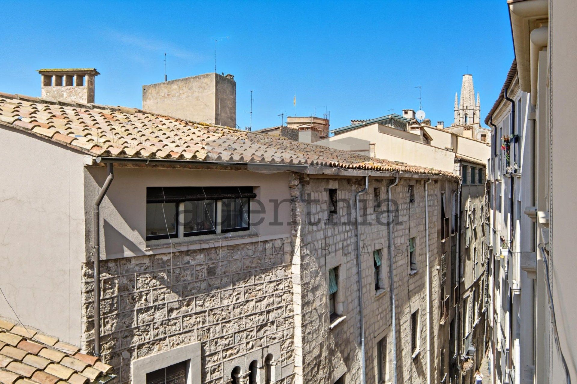 Exterior view of Flat for sale in Girona Capital  with Heating, Storage room and Furnished