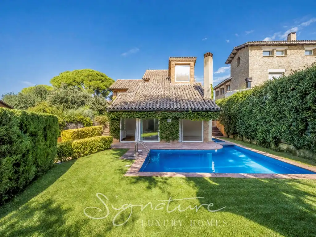 Vista exterior de Casa o chalet de alquiler en Sant Cugat del Vallès con Aire acondicionado, Jardín privado y Terraza