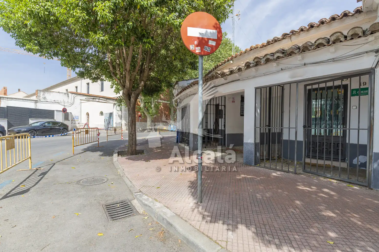 Vista exterior de Casa adosada en venta en Alcalá de Henares