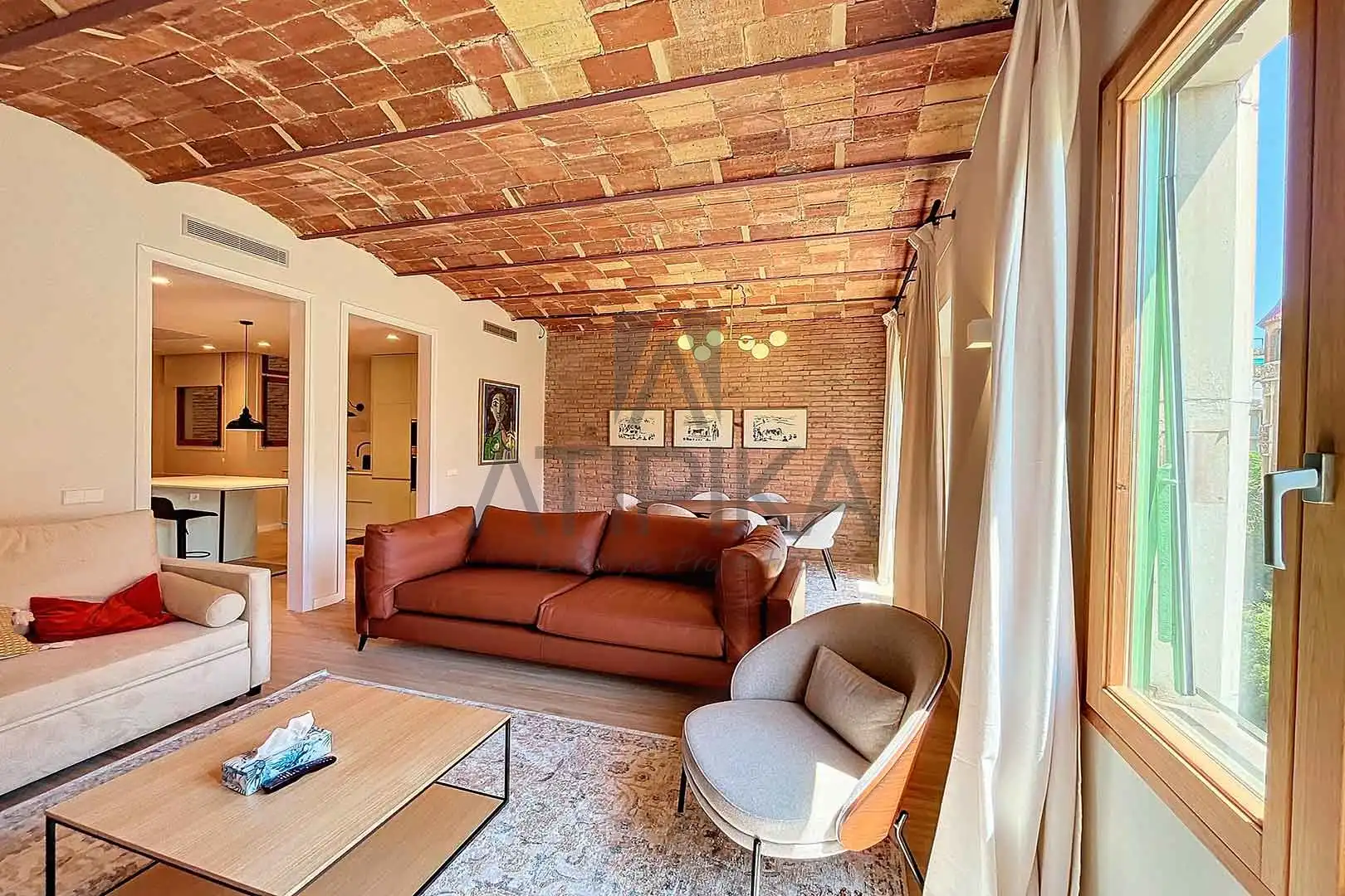 Flat with terrace to rent in Eixample