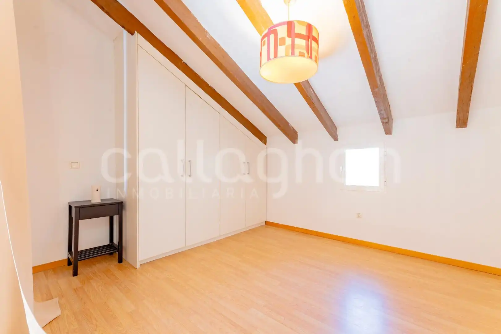 Loft zum Verkauf in Valencia mit Klimaanlage und Balkon