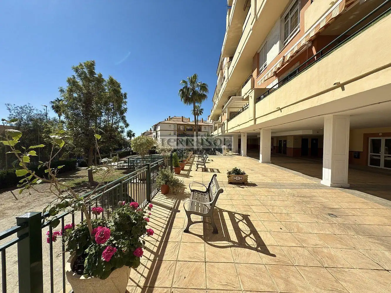 Vista exterior de Apartament en venda en Vélez-Málaga amb Jardí privat, Terrassa i Traster