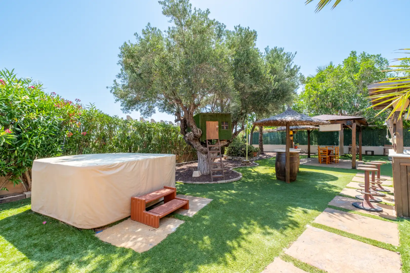 Garden of Houses for sale in El Campello  with Air Conditioner, Heating and Private garden