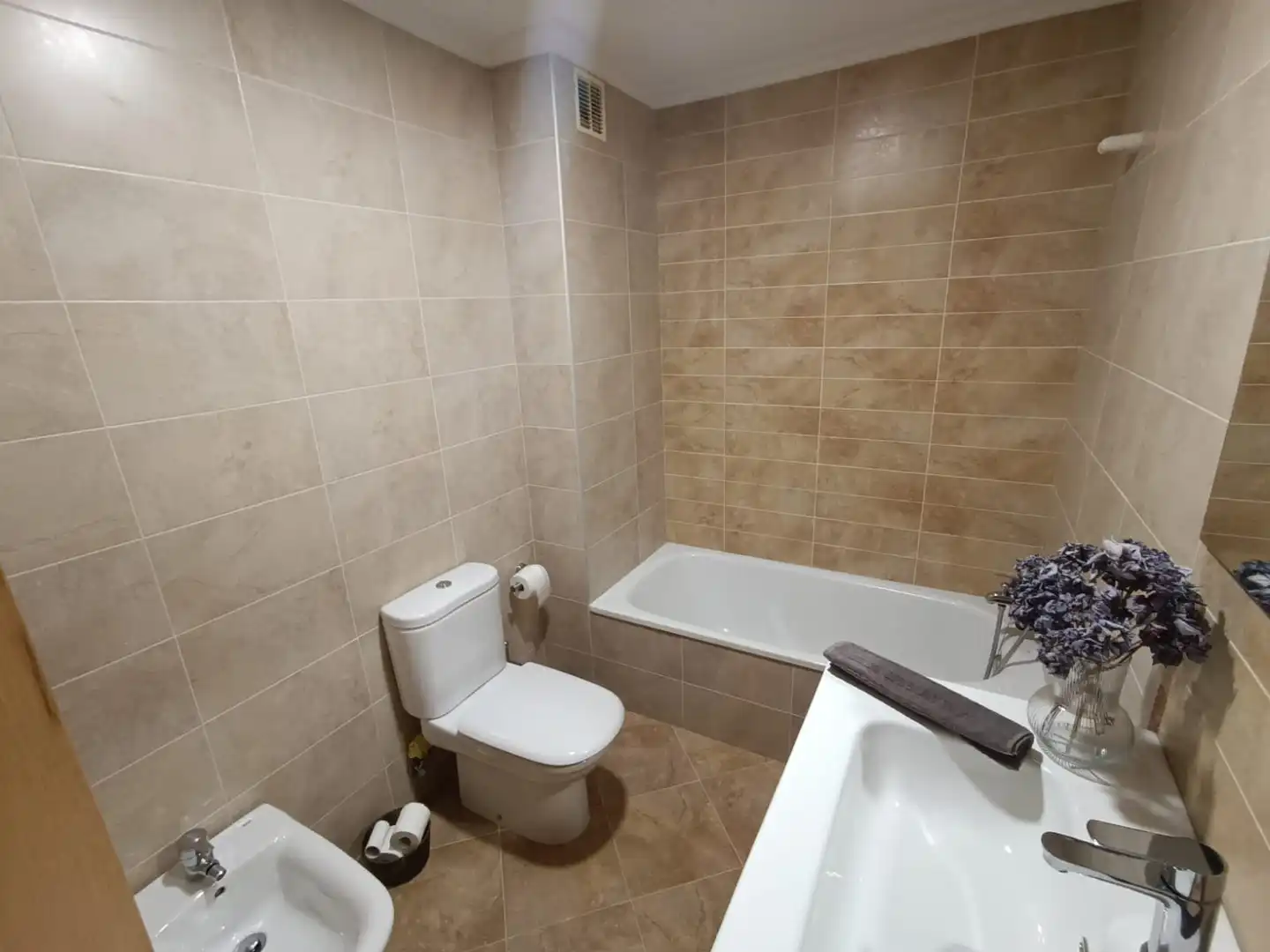 Bany de Apartament de lloguer en Foz amb Calefacció, Moblat i Forn