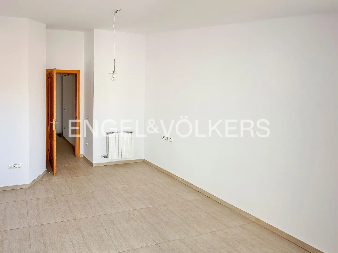 Maisonette zum Verkauf in Rubí mit Klimaanlage, Heizung und Parkett