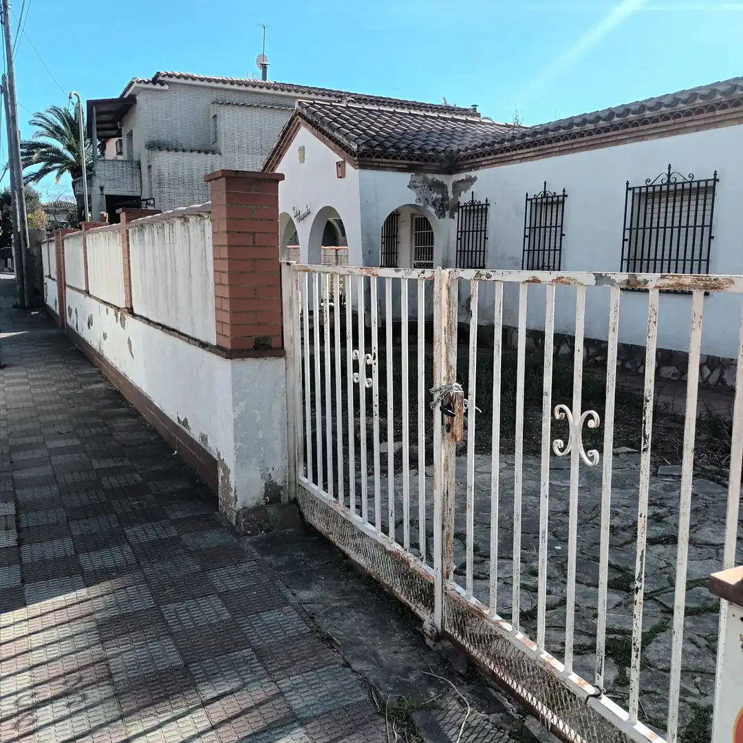 Außenansicht von Haus oder Chalet zum Verkauf in Cambrils mit Privatgarten und Terrasse