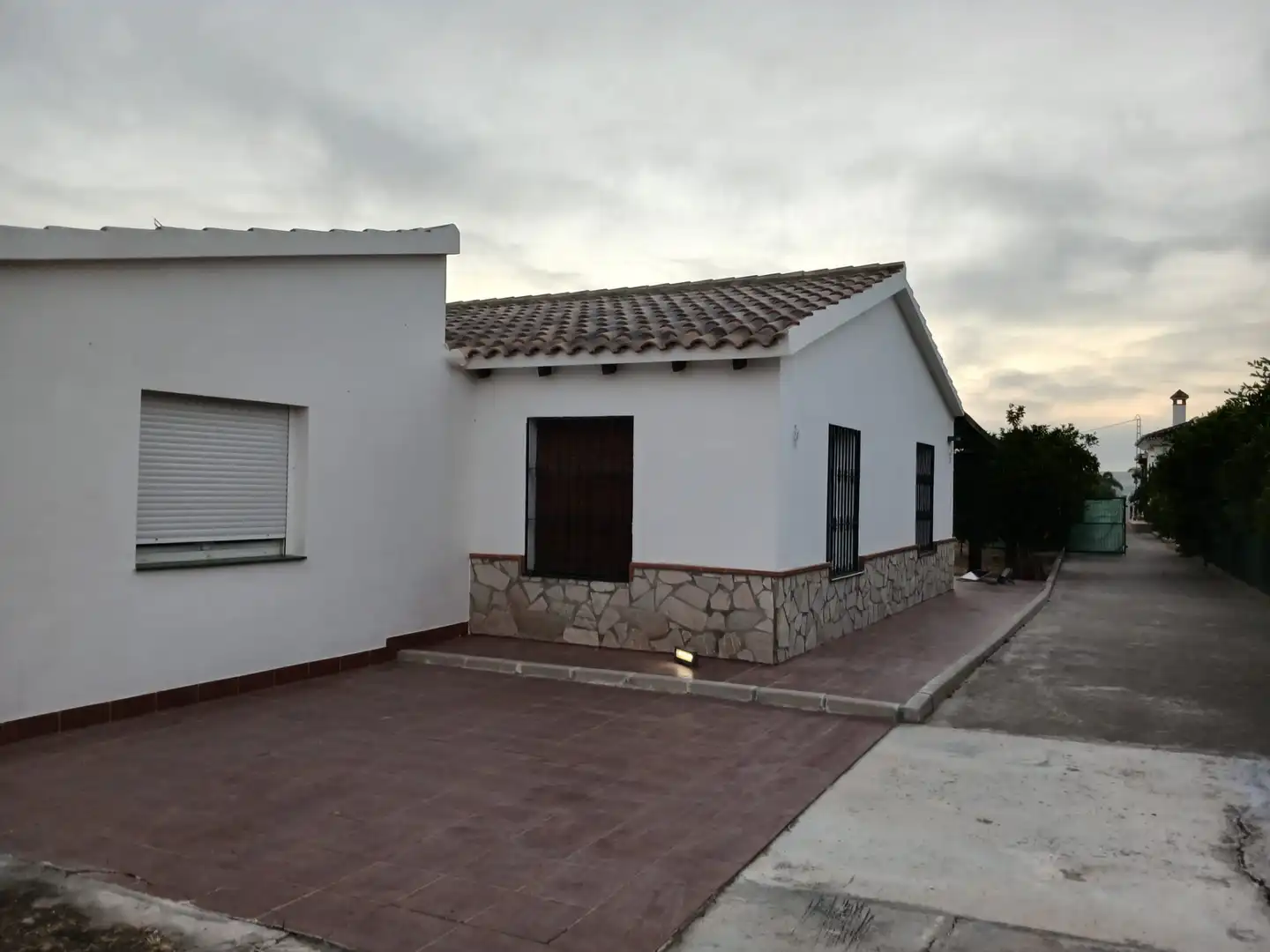 Vista exterior de Casa o chalet de alquiler en Alhaurín El Grande con Aire acondicionado, Jardín privado y Terraza