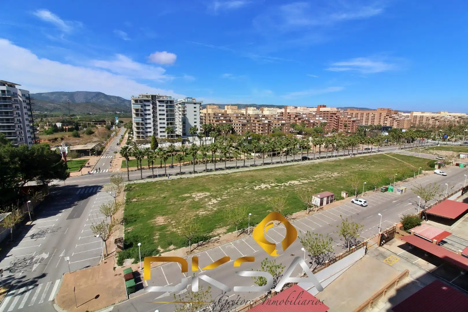 Apartment with pool for sale in Calle AMPLARIES, imagen 2