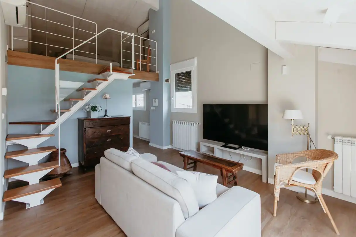 Wohnzimmer von Dachboden zur Miete in Huesca mit Klimaanlage, Heizung und Terrasse