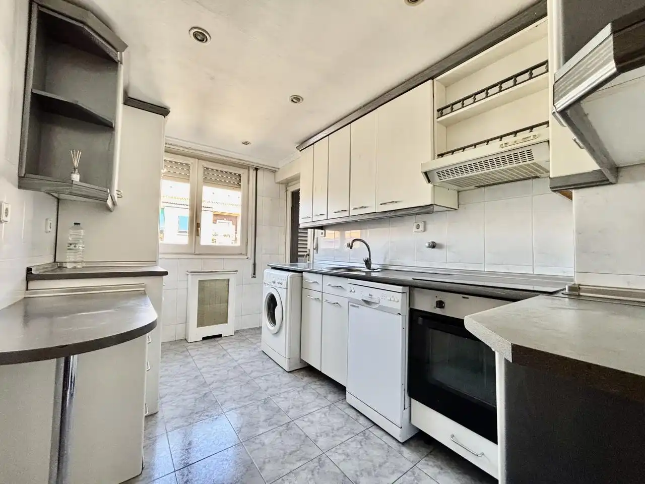 Cocina de Piso en venta en Zaragoza con Aire acondicionado, Calefacción y Parquet