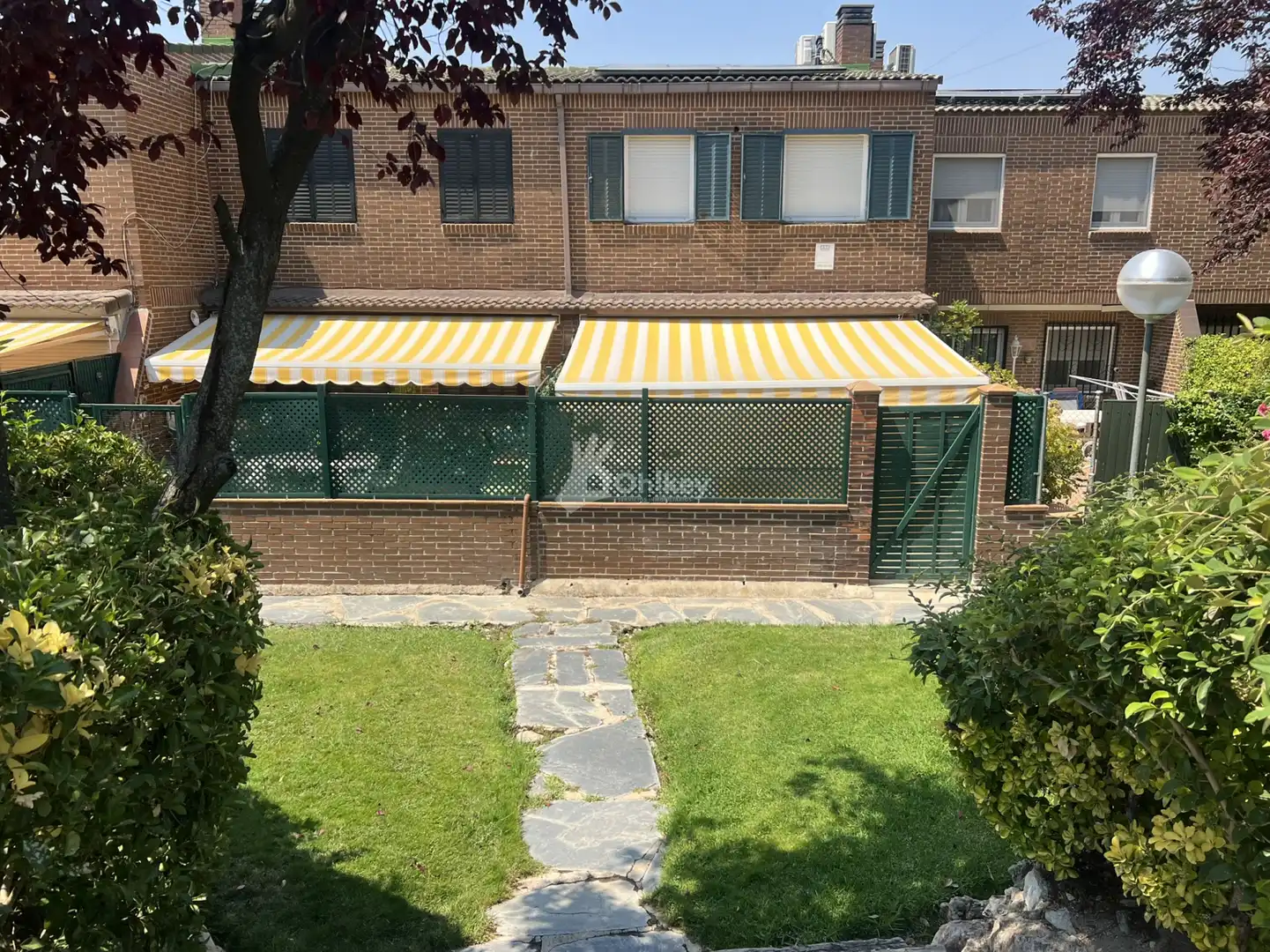 Jardí de Casa adosada en venda en Majadahonda amb Aire condicionat, Calefacció i Jardí privat