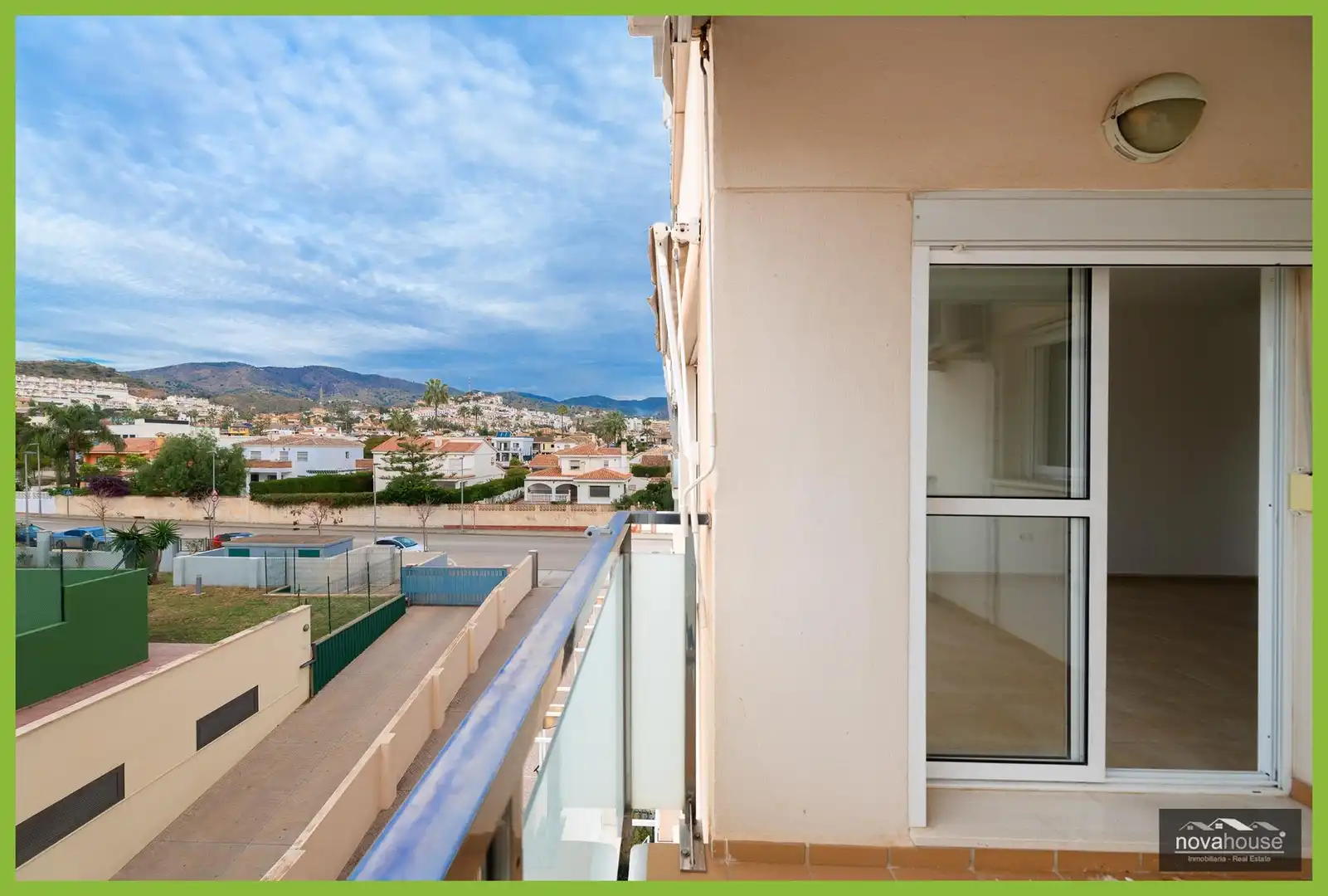 Terrasse von Wohnung zum Verkauf in Rincón de la Victoria mit Klimaanlage, Privatgarten und Terrasse