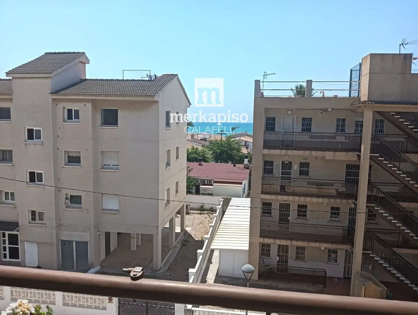 Vista exterior de Piso en venta en Cunit con Aire acondicionado, Calefacción y Terraza