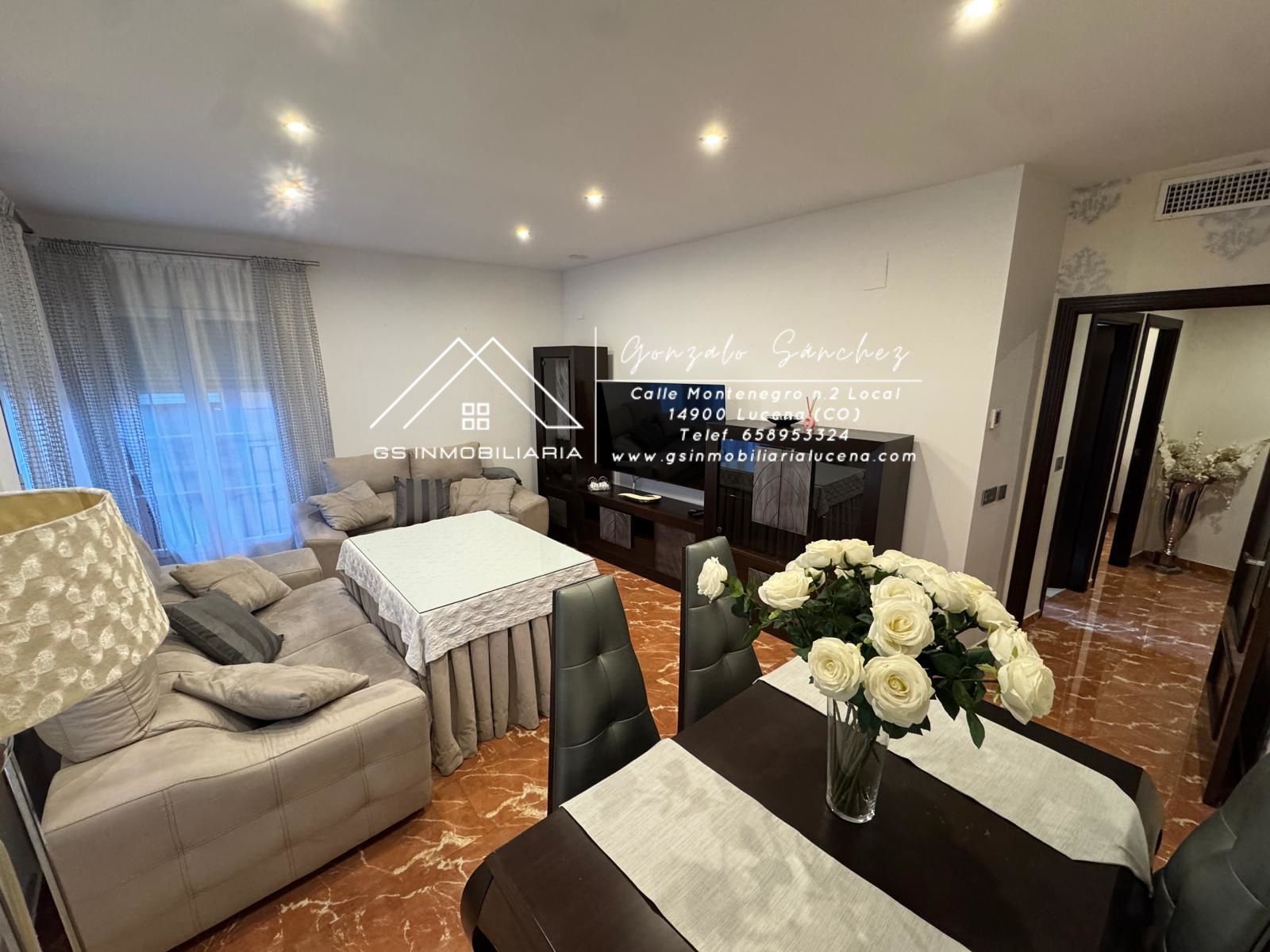 Sala d'estar de Pis de lloguer en Lucena amb Aire condicionat i Moblat