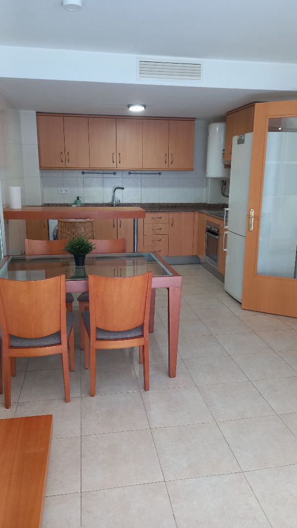 Cuina de Pis de lloguer en Vilafranca del Penedès amb Moblat, Forn i Rentadora